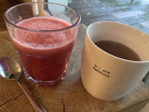jus maison pomme-framboise-banane pour bien démarrer la journée!